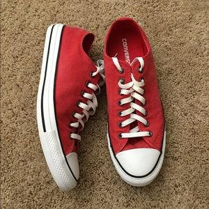 Converse red men’s 10 low top sneakers